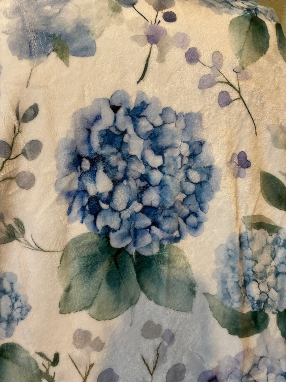 Blue Hydrangea Floral Throw Blanket - Picture 2 of 4